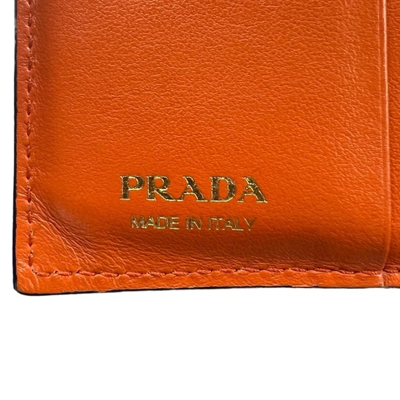 Prada Logo Leather Wallet - Picture 4 of 8